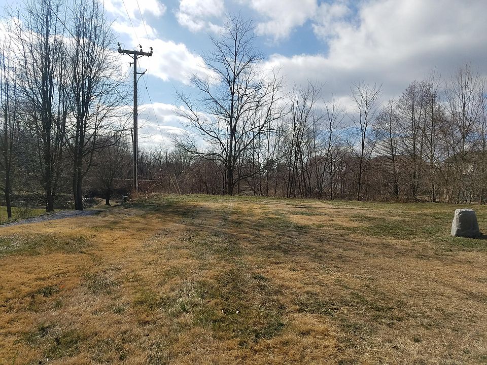 2nd image of 4027 Beech Cove Ln