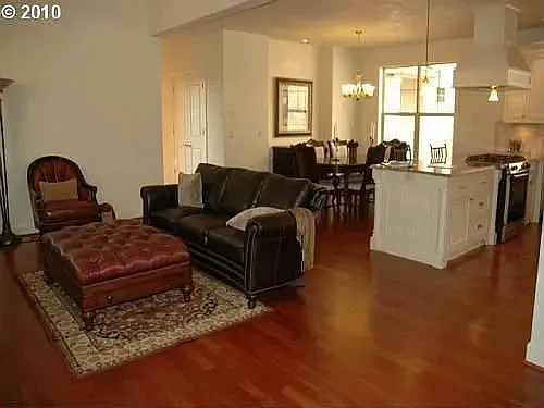 3 bed, 2055 sqft, $2,800 — Photo 3