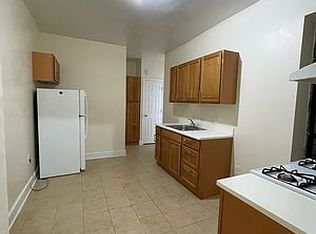 25-39 44th St #1, Astoria, NY 11103