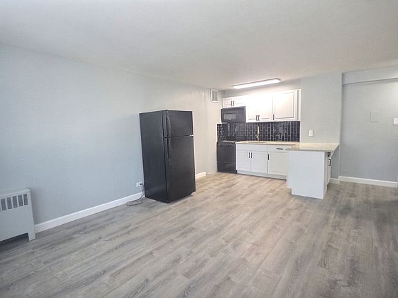 5th image of 2610 W Balmoral Ave APT 105