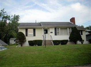 135 Saint Clair St, Versailles, KY 40383