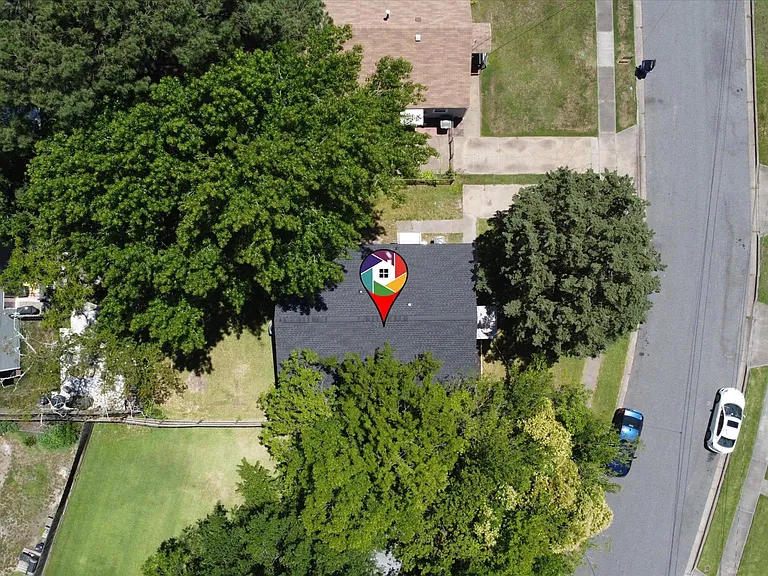 2460 Hemlock St — Photo 8