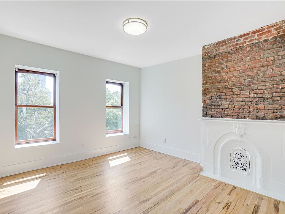 1st image of 274 Montgomery St APT 4