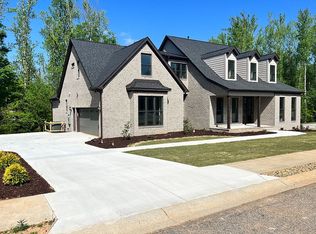 2 Colonel Storrs Ct, Greer, SC 29650