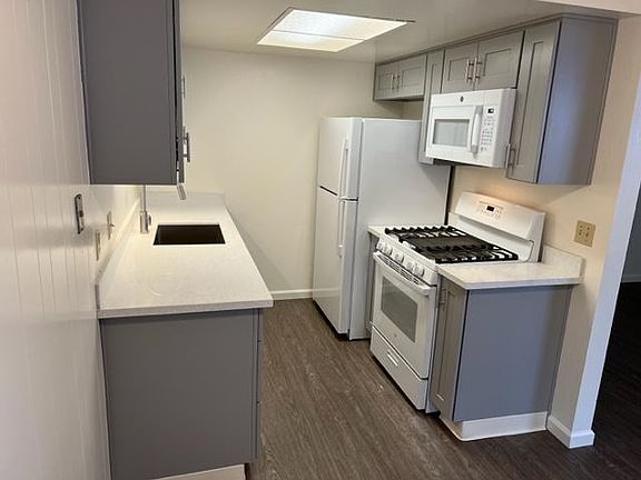 2nd image of 110 Estates Dr APT B