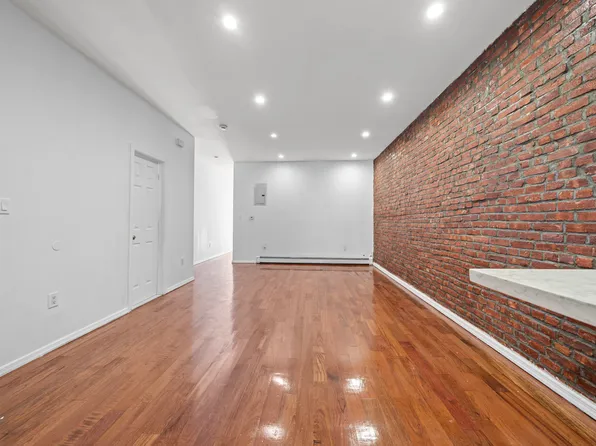 1323 Sutter Avenue image 13 of 50