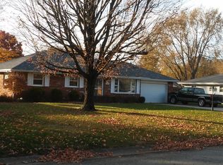 2305 N Roxbury Ln, Muncie, IN 47304