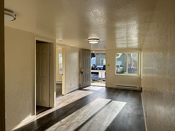 2nd image of 1409 S 4th Ave #C