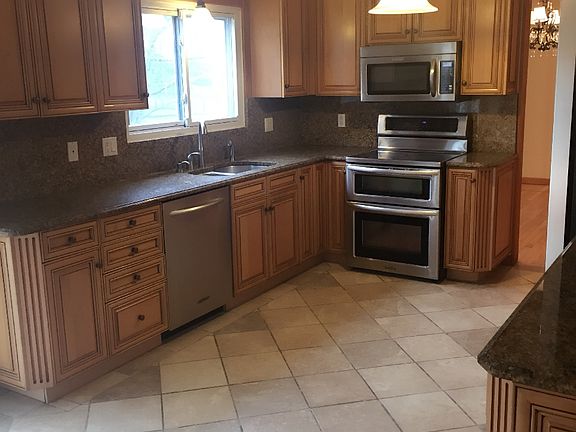 3rd image of 92 Braemar Dr