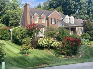 1406 Northwind Rd, Indian Hills, KY 40207
