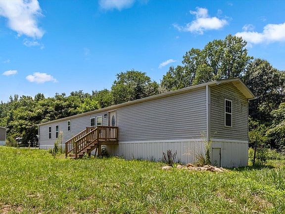 4th image of 485 Lemay Ln