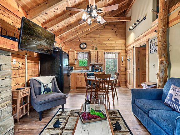 3rd image of 722 Nighthawk Way