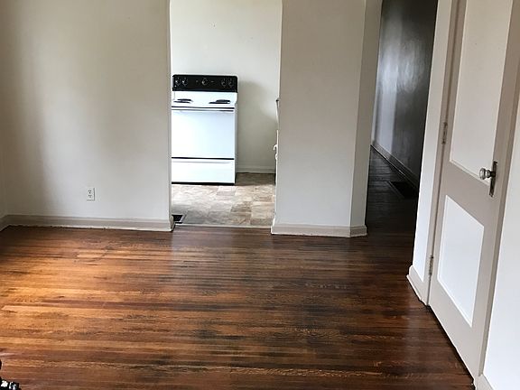 3rd image of 437 N Linwood Ave #437