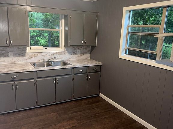 5th image of 618 Jenkins Dr