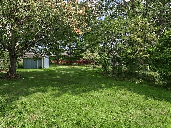 3rd image of 1607 Algiers Dr