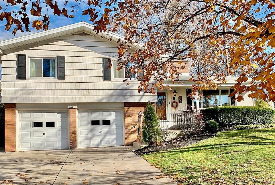 1st image of 15 Greenfield Dr