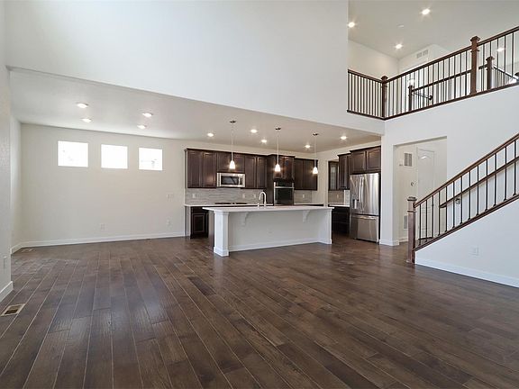 5th image of 14602 Salvador Cir