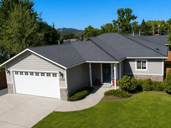 1630 Medart Ln, Grants Pass, OR 97527