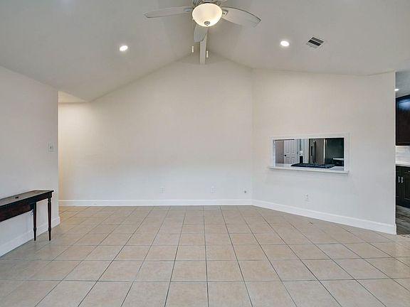 4th image of 1306 Mimosa Rd