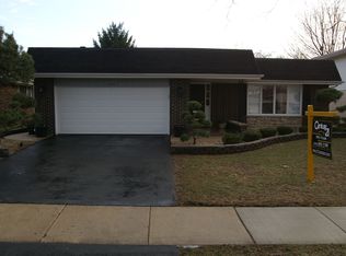 4247 Pinewood Ln, Matteson, IL 60443