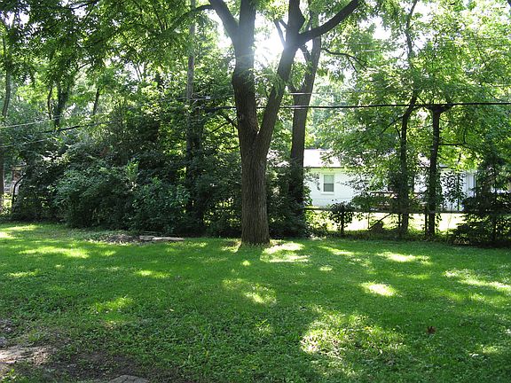 5th image of 4910 Victoria Rd