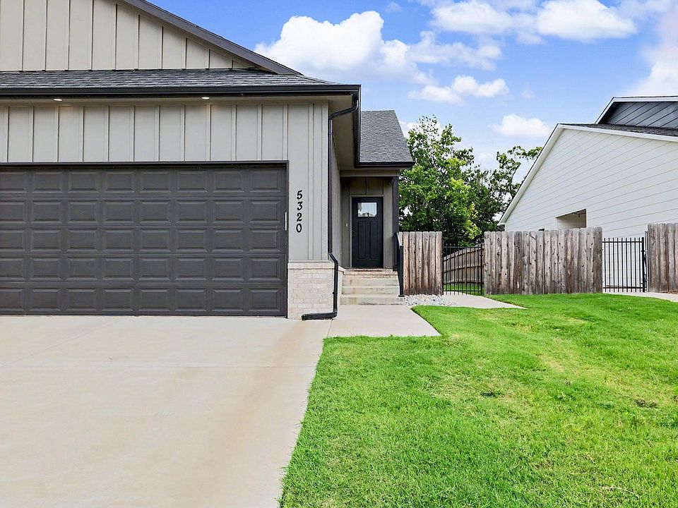 1st image of 5320 N Pinecrest Cir