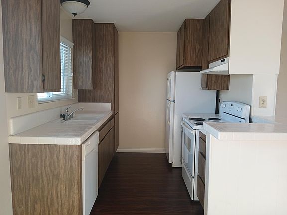 3rd image of 1057 Diamond St APT 4