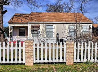 1302 Pine St, Grand Prairie, TX 75050