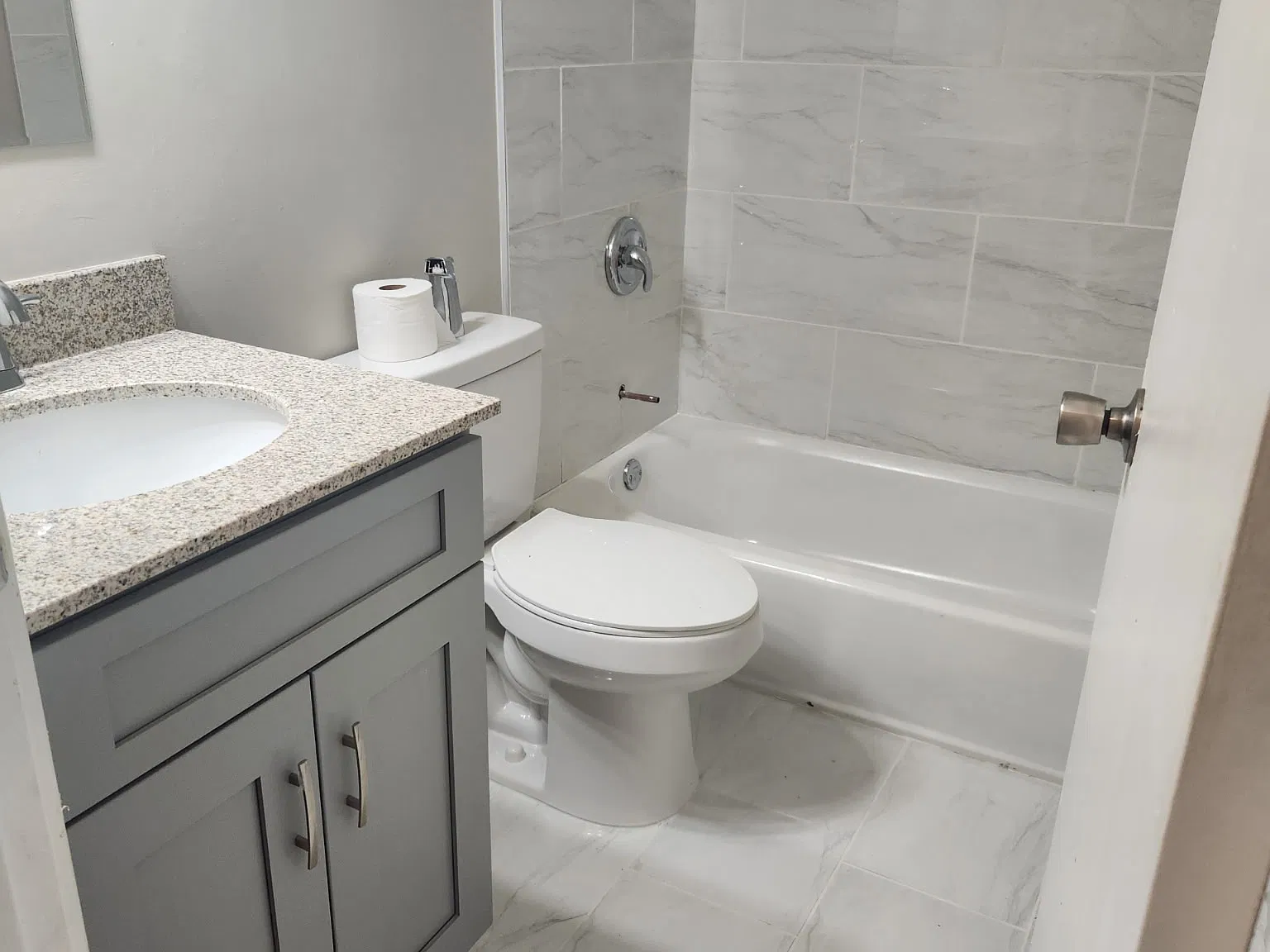 2 bed, 850 sqft, $1,250 — Photo 3