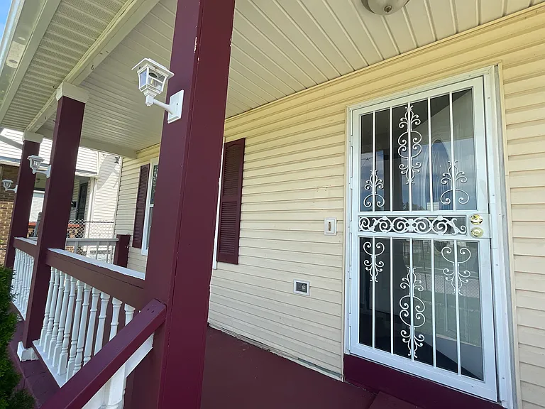 12500 Woodside Ave — Photo 3