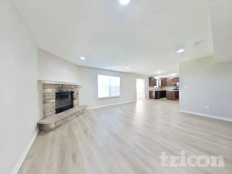 7507 Brattle Dr — Photo 4