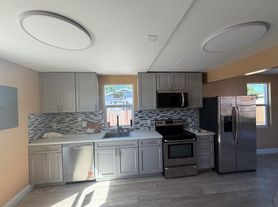 1639 E 6th St, Stockton, CA