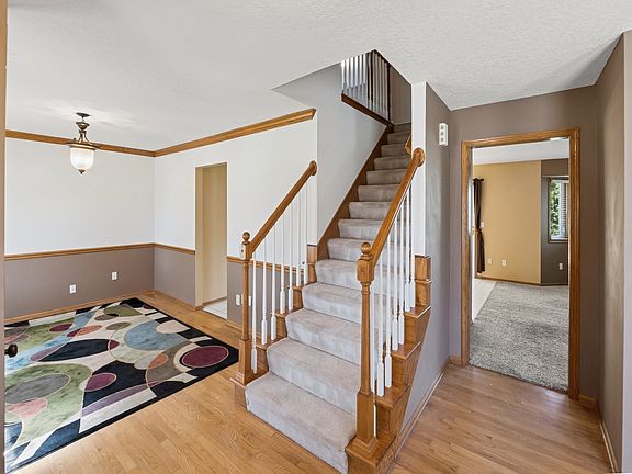 3rd image of 7183 Dakota Dr