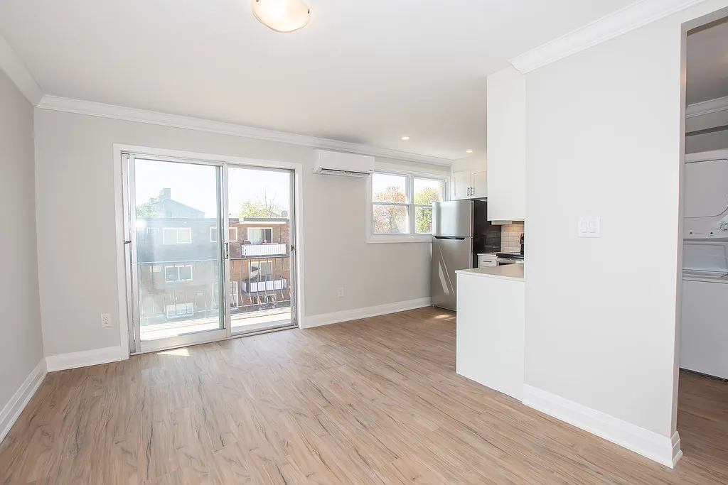 81 Empire St — Photo 2
