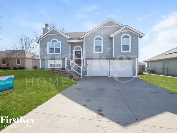 1603 Roberta Dr, Raymore, MO 64083