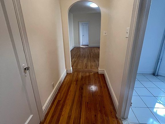 4th image of 32-06 29th St #2E