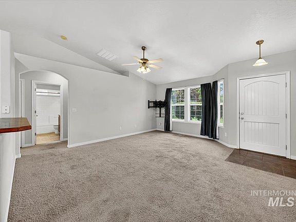 3rd image of 1632 W Boise St