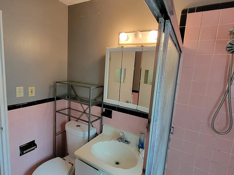 570 Whitney Ave #E1 — Photo 8