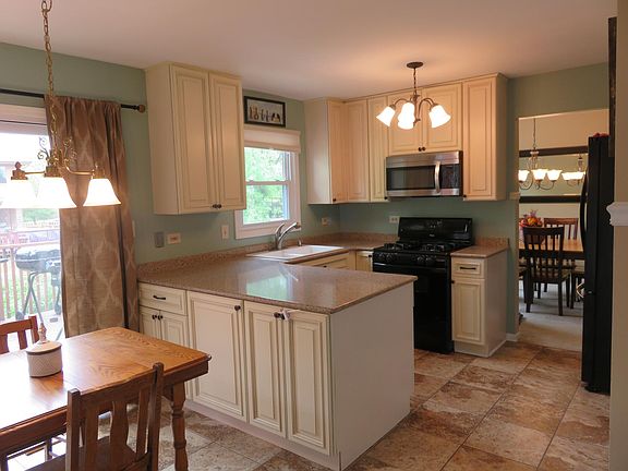 5th image of 433 Glenys Dr