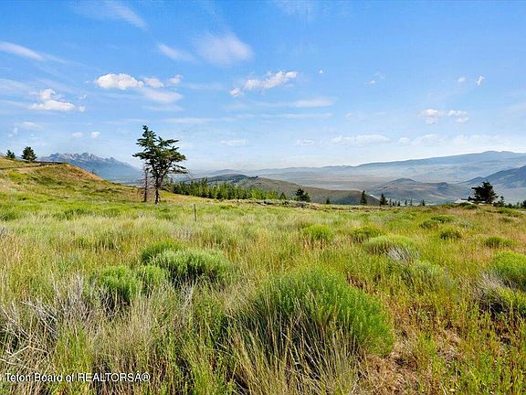 5th image of 845 W Saddle Butte Dr