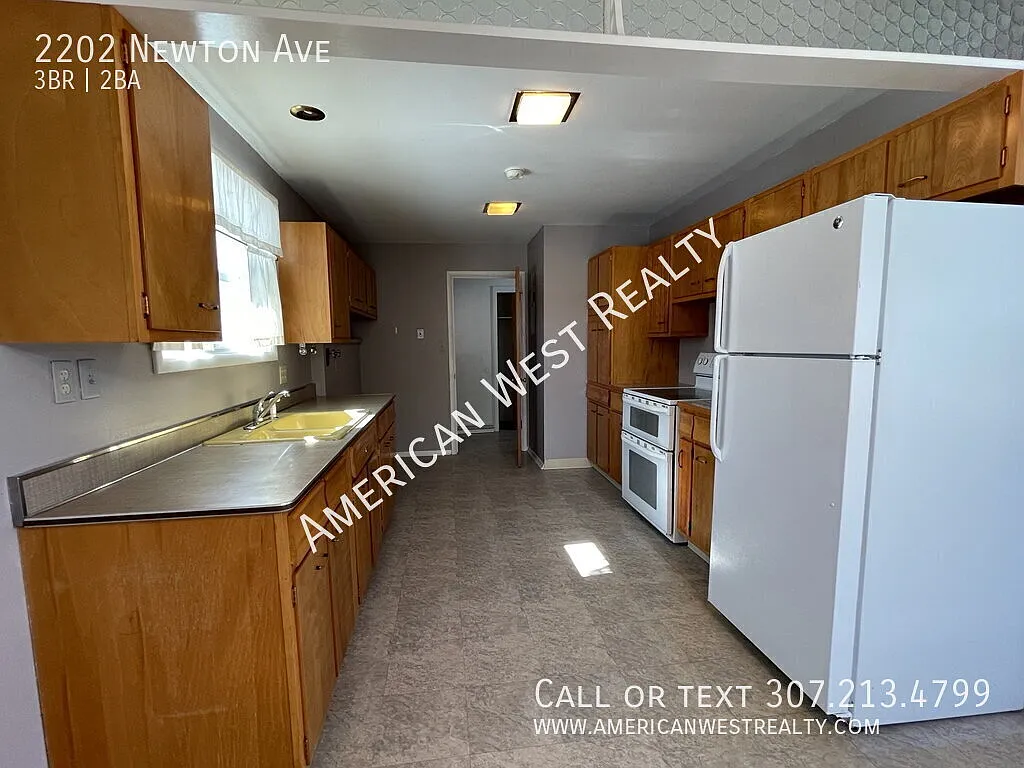 3bed/2bath/2car — Photo 3