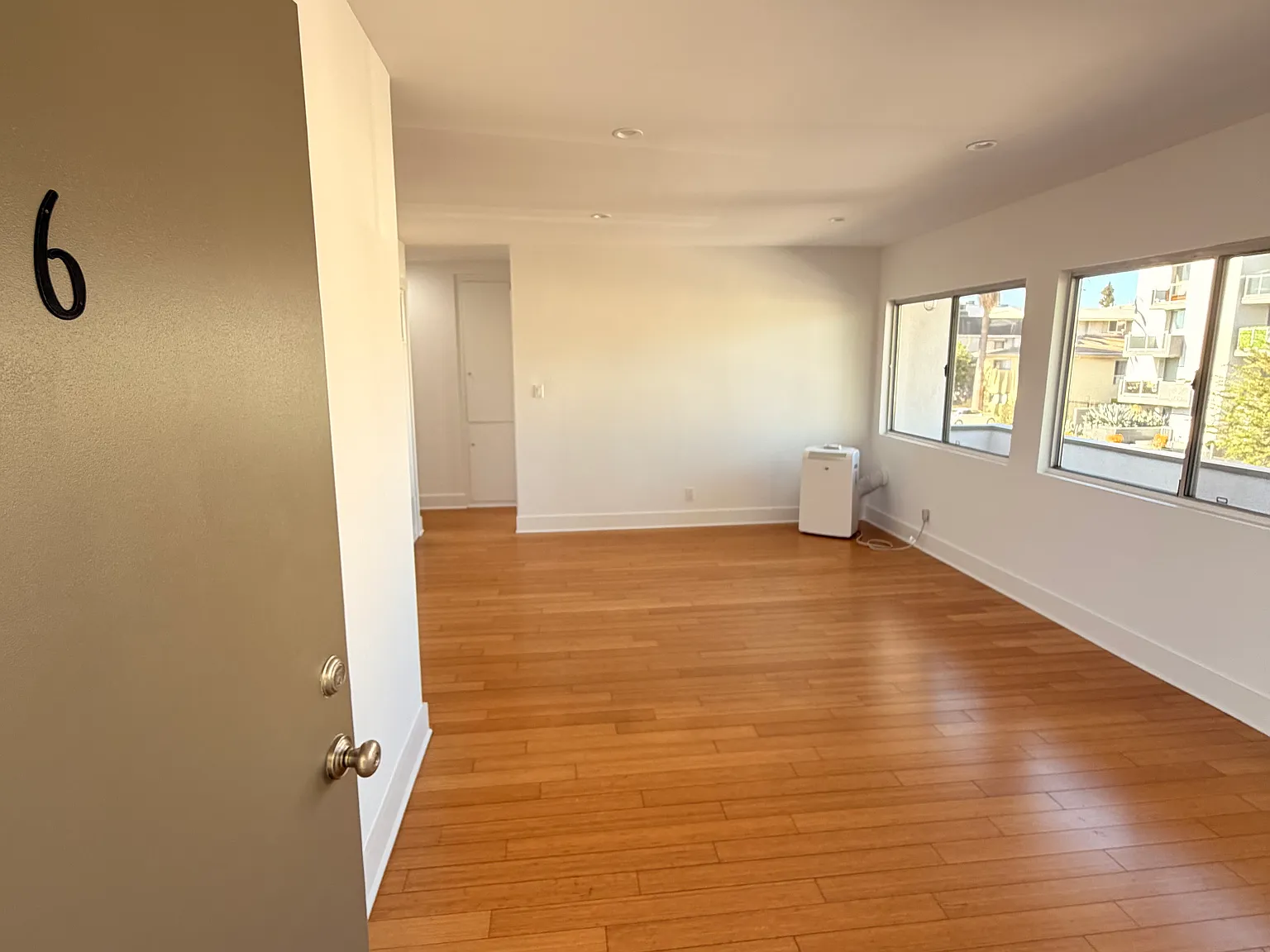 2 bed, 1.5 bath, 850 sqft, $3,195 — Photo 4