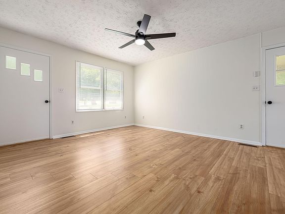 5th image of 1315 Adobe Dr