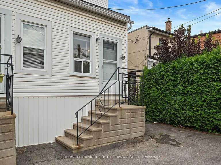 176 Rochester St — Photo 32