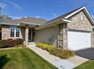 4994 W Oak Point Dr, Prior Lake, MN 55372