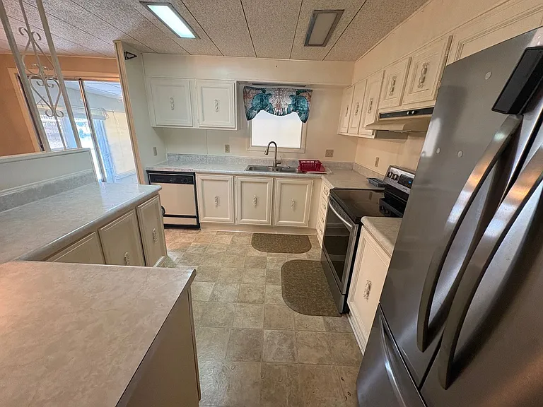 1018 Southland Dr — Photo 4