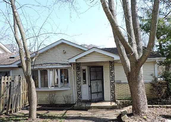 2nd image of 18880 W Oak Ave