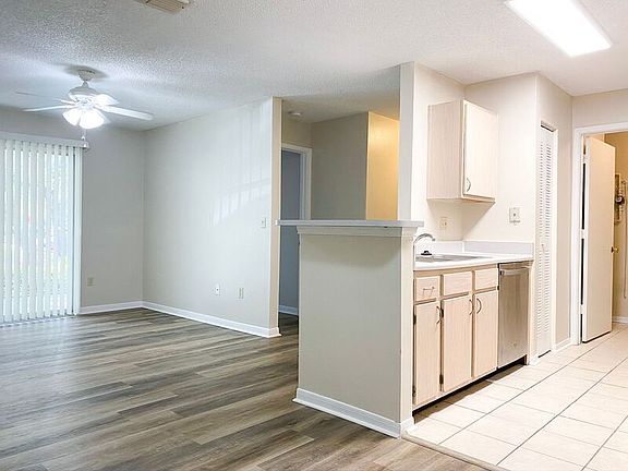 2nd image of 2533 Grassy Point Dr Unit 101