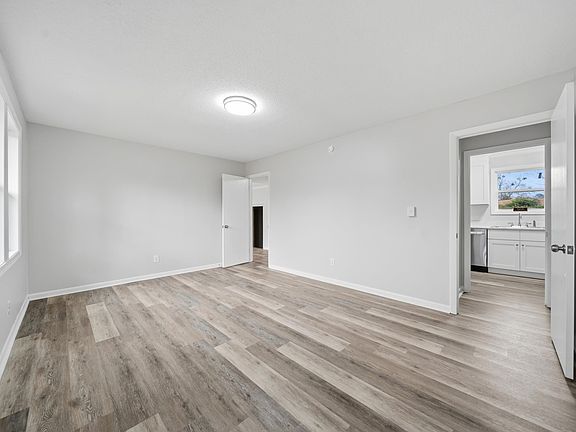 4th image of 507 Mimosa Dr