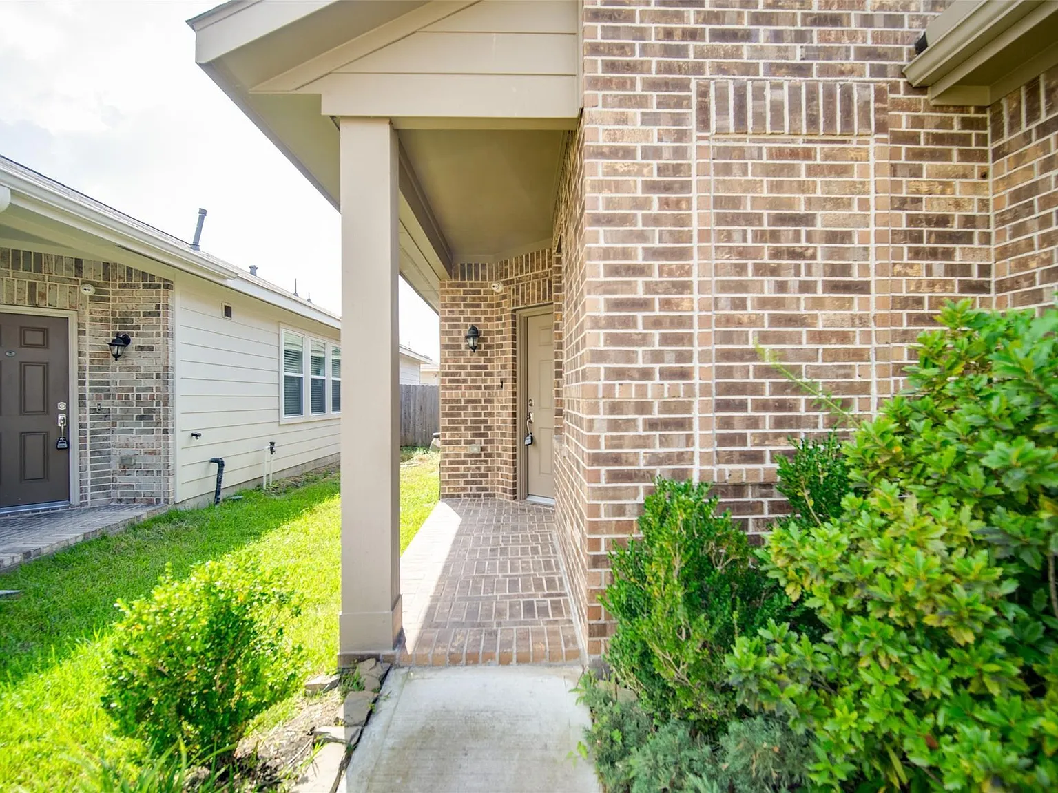 3 bed, 2.0 bath, 1432 sqft, $2,000 — Photo 4